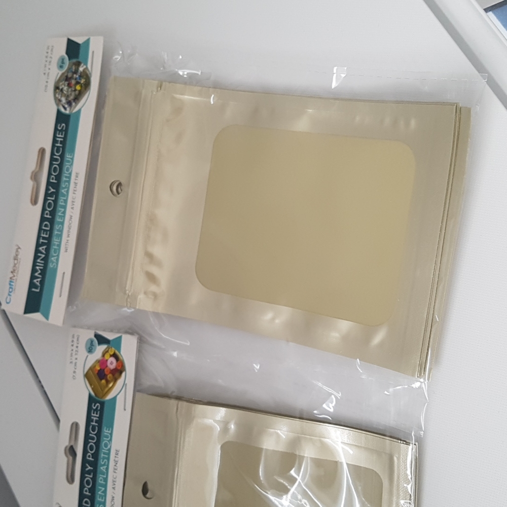 8 pcs Gold Laminated Poly Pouches 4.1"x6.4" in.